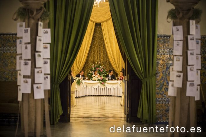 Boda en Córdoba de Sunsi y Kike. Cena en Círculo de la Amistad, Mesa presidencial. De la Fuente Fotografía.