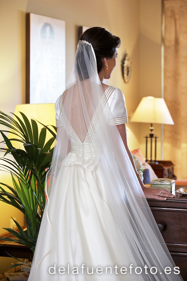 Trinidad y José Alberto. Iglesia Sagrario de la Catedral de Córdoba. Peina y Maquilla Mac Estilistas. Fotografía De la Fuente