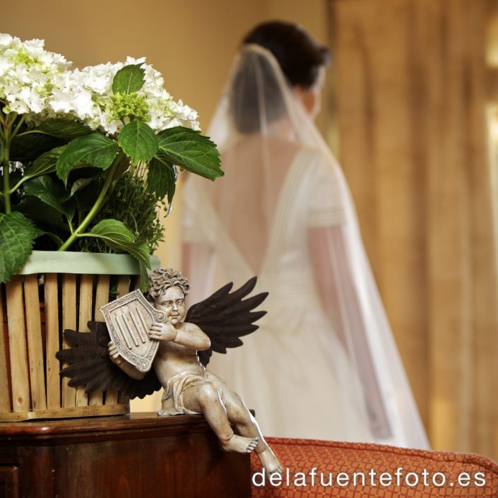 Trinidad y José Alberto. Iglesia Sagrario de la Catedral de Córdoba. Peina y Maquilla Mac Estilistas. Fotografía De la Fuente