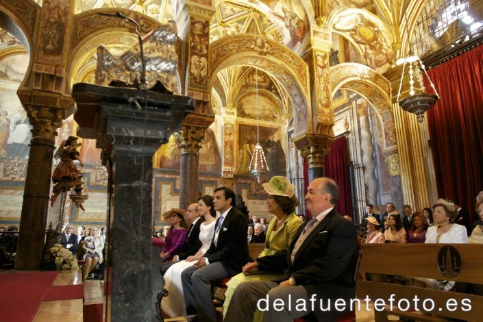 Trinidad y José Alberto. Iglesia Sagrario de la Catedral de Córdoba. Peina y Maquilla Mac Estilistas. Fotografía De la Fuente