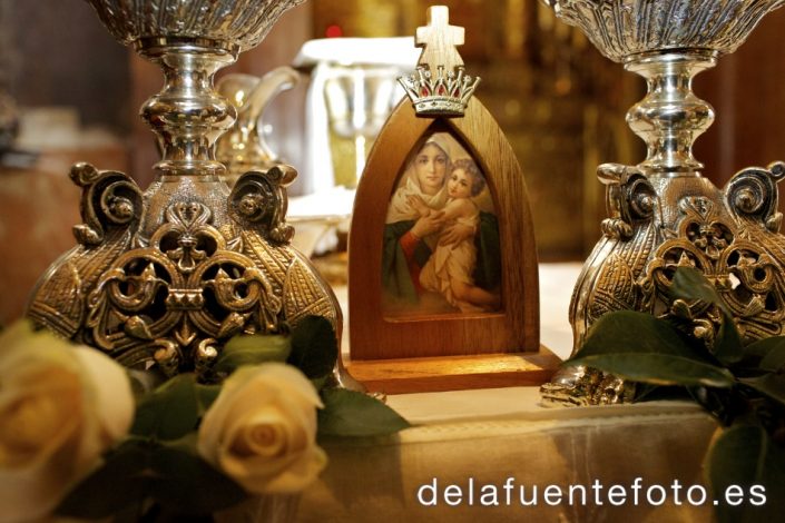 Trinidad y José Alberto. Iglesia Sagrario de la Catedral de Córdoba. Peina y Maquilla Mac Estilistas. Fotografía De la Fuente