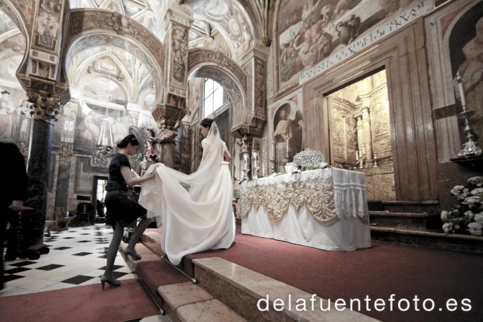Trinidad y José Alberto. Iglesia Sagrario de la Catedral de Córdoba. Peina y Maquilla Mac Estilistas. Fotografía De la Fuente