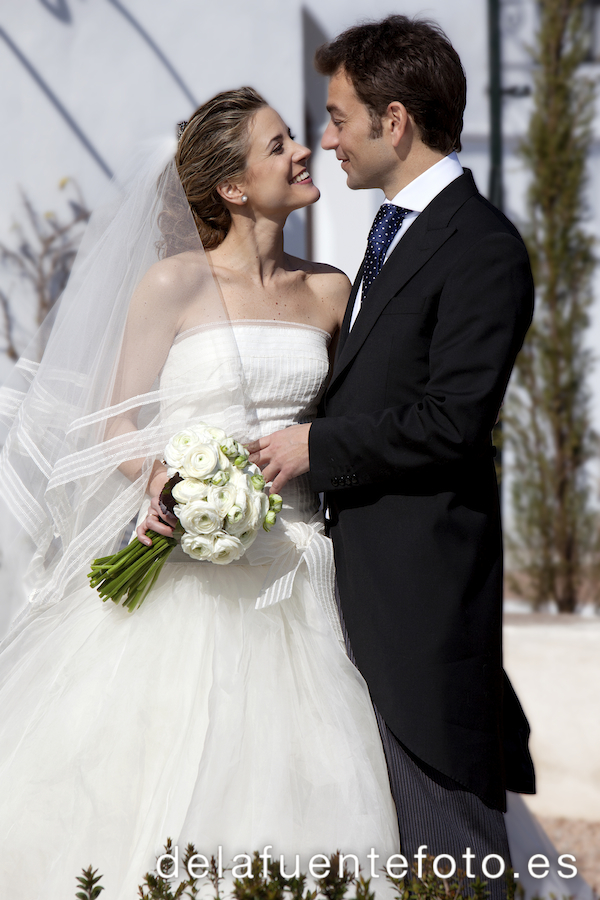 Foto de los novios al llegar a la celebración