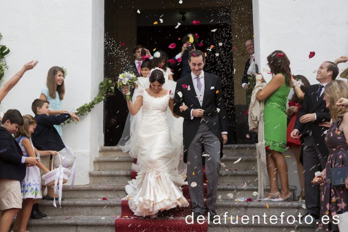 Los novios en la salida